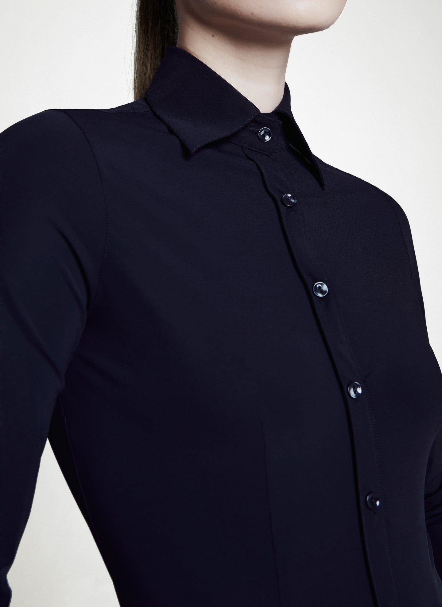 Button-up Travel Jersey blouse | Ayaka Closed | Black-Blue