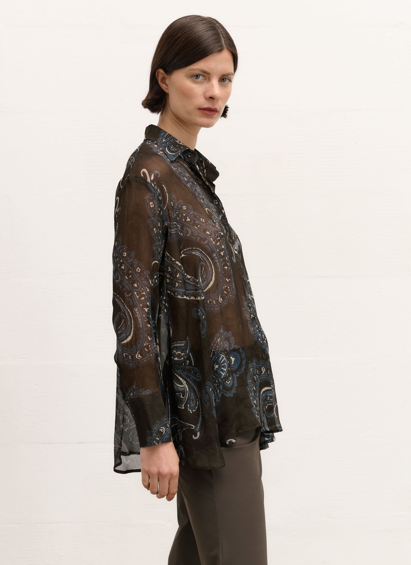 Blouse | Viscose Crepe | Hatyma | brown blue paisley